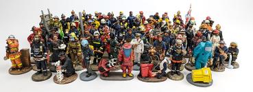 Die Ganze Welt der Feuerwehr fast komplett - 115 von 120 Figuren inkl. Magazine