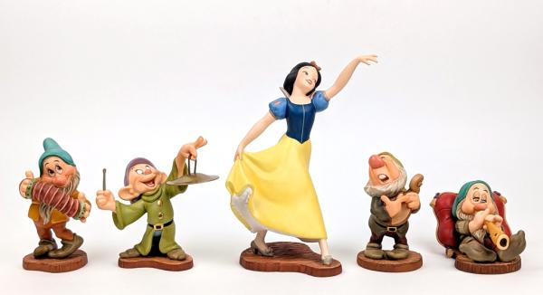WDCC Snow White mit 4 Zwergen - Porzellan Figur