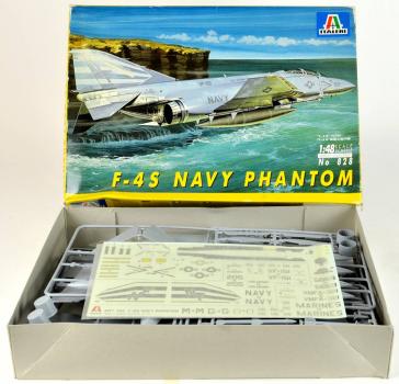 F-4S Navy Phantom 1/48 model kit Italeri 828