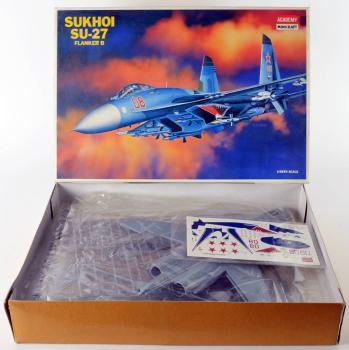 Sukhoi SU-27 Flanker B 1/48 model kit ACADEMY MINICRAFT 2131