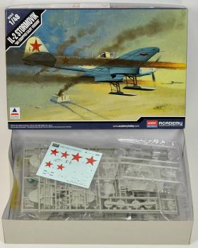 IL-2 STORMOVIK  Ski Equipped Early Version 1:48 model kit  ACADEMY 12286