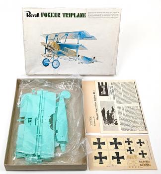 Fokker Triplane 1/28 model kit - Werner Voss - Revell H-292-150