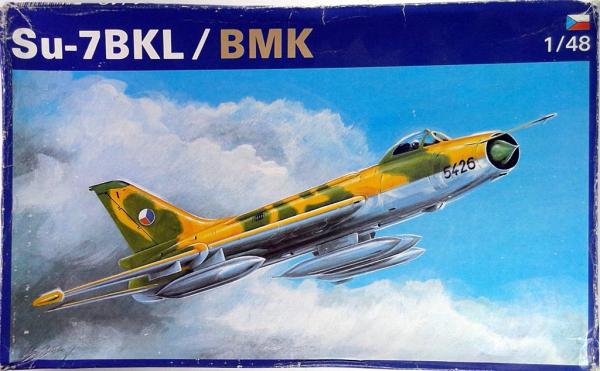 Su-7BKL / BMK 1/48 model kit  OEZ Kit 2