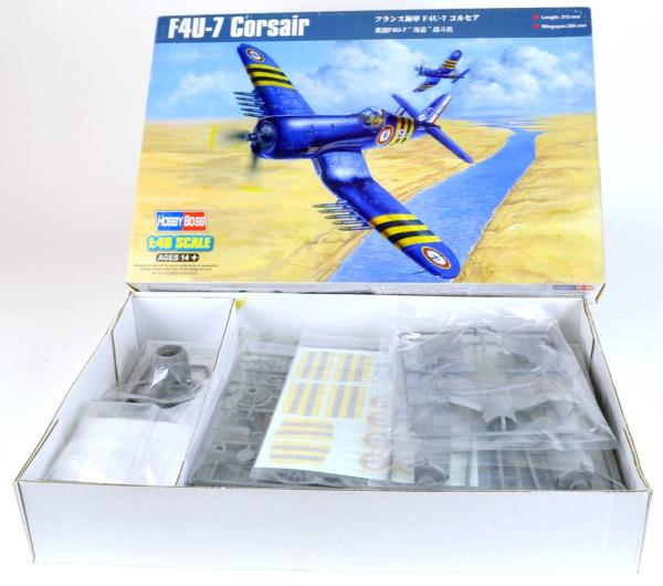 F4U-7 Corsair 1/48 model kit HobbyBoss 80392