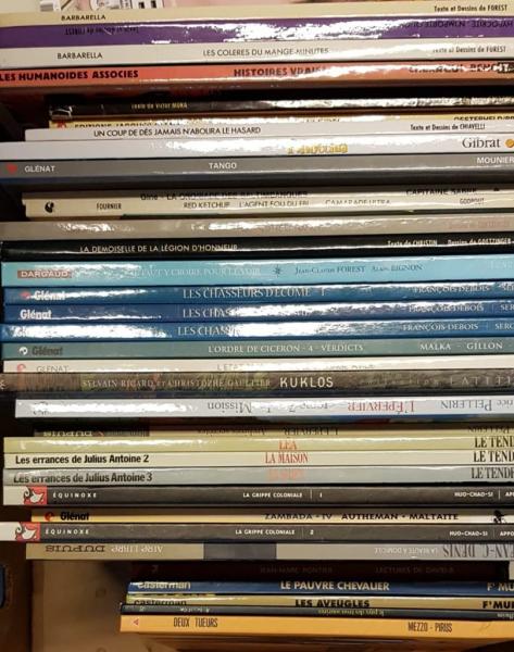 Ca. 350 französische Comics