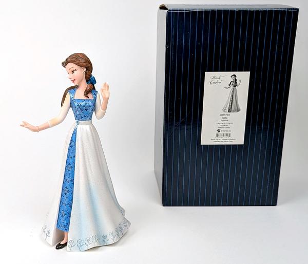 Belle in blauem Kleid Figur - Couture de Force Haut Couture Enesco 4055793, OVP